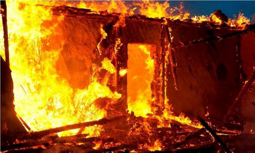 مصرع 3 اطفال بحريق في جمجمال