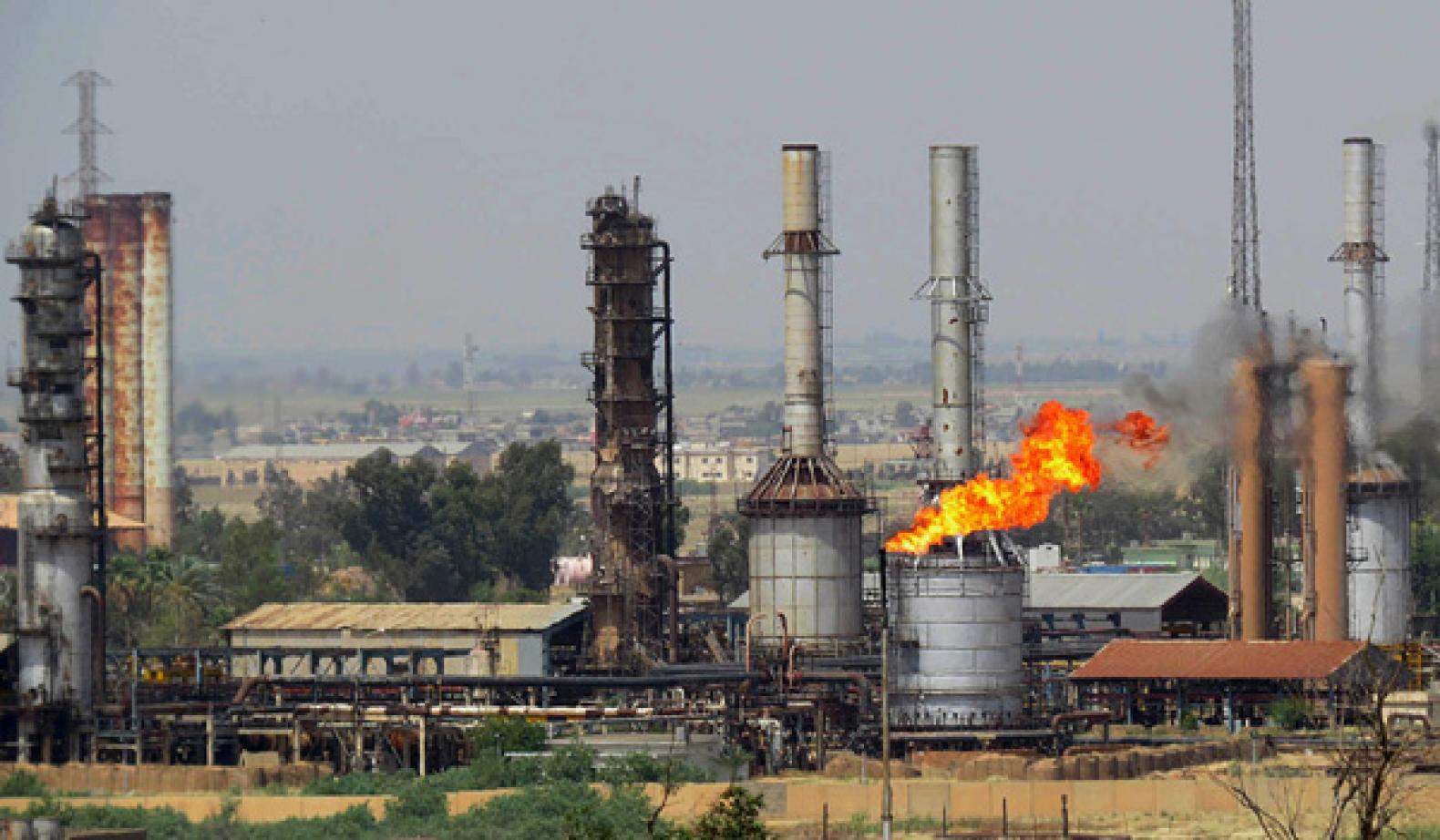 العراق يدرس شراء صهاريج لتخزين النفط في آسيا