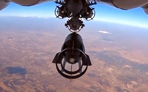 طائرة روسية تستعد لاستهداف الارهابيين في سوريا