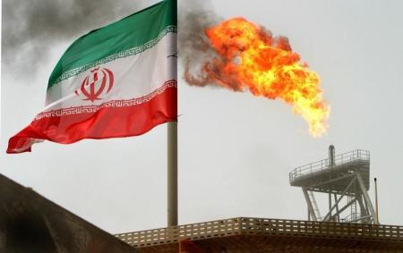 إيران تبيع أولى شحنتي نفط وغاز لبريطانيا