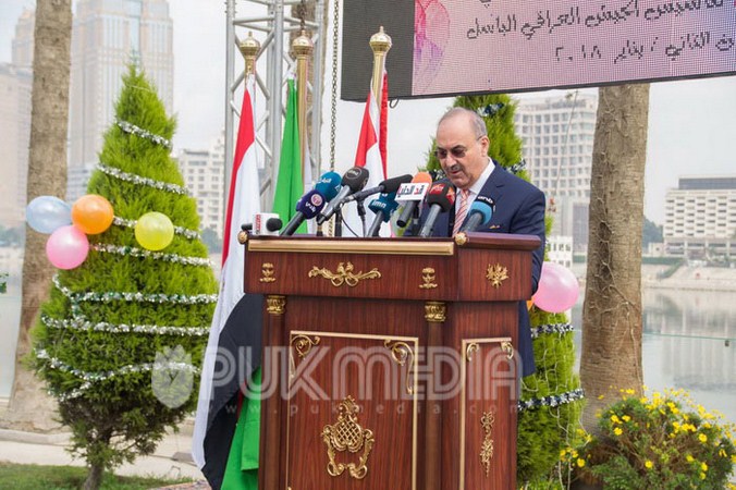 العراق ومصر يتعانقان في احتفالية النصر بالقاهرة