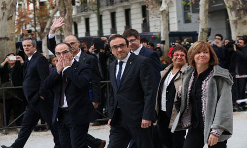  قادة كتالونيا يمثلون امام القضاء الاسباني