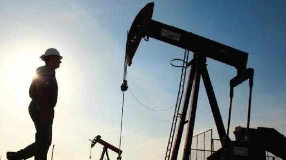 النفط يرتفع بفعل واردات هندية قياسية وآمال تقييد الإنتاج