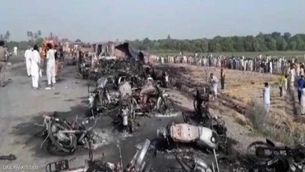 صهريج الموت يحصد مئات الضحايا صباح العيد في باكستان