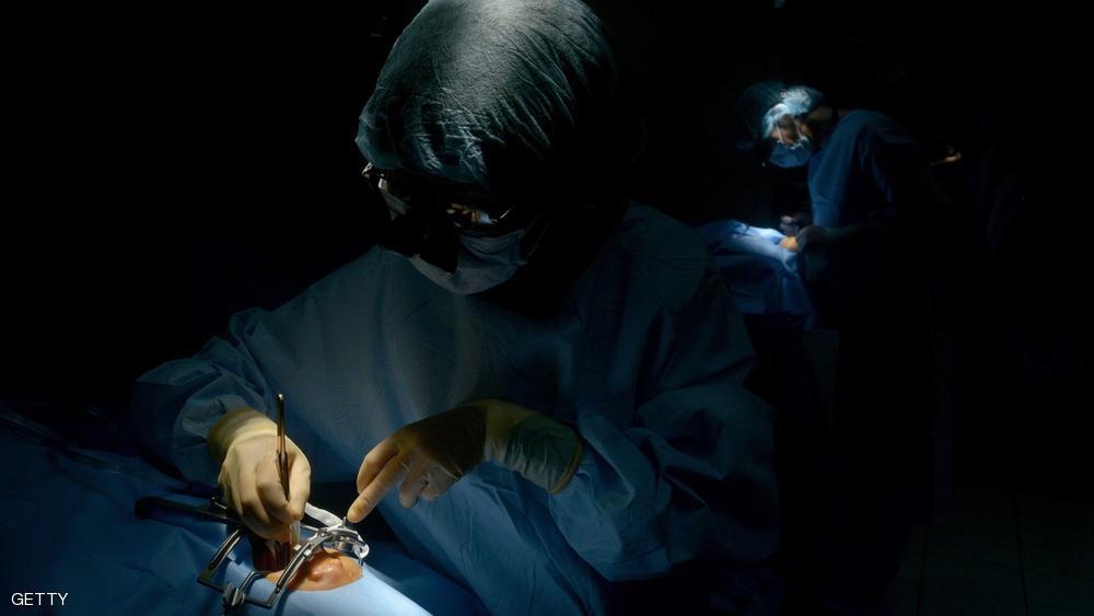 أطباء ينقذون طفلاً انفصل رأسه عن عنقه