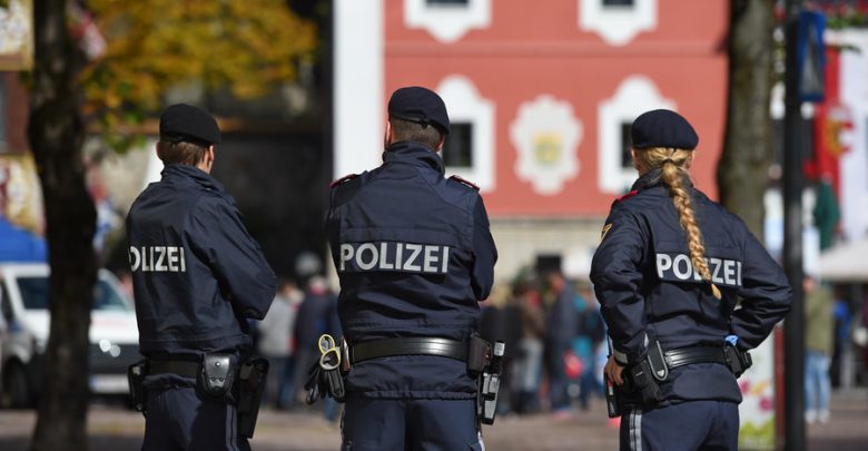 النمسا تغلق مساجد متطرفة بعد هجوم فيينا