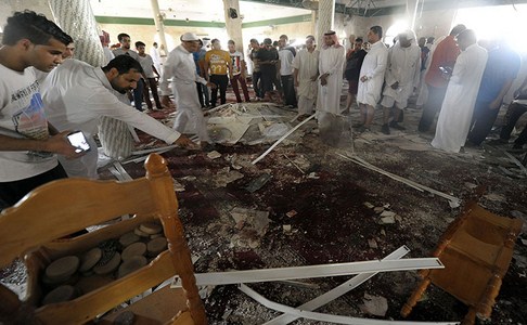  مقتل 17 رجل أمن في تفجير مسجد جنوبي السعودية 