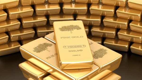 اسعار الذهب تبلغ ذروتها وسط ضعف الدولار 