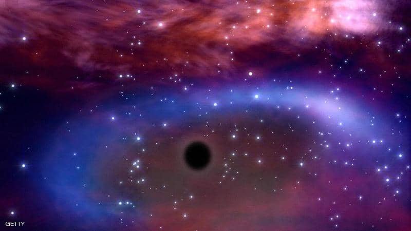 ثقب أسود في الفضاء يبث طاقة عالية