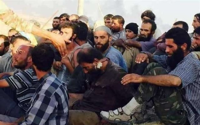 استسلام 150 عنصرا من داعش شرق سوريا