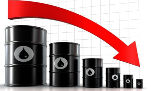 اسعار النفط تنخفض بفعل تنامي مخاوف اقتصادية
