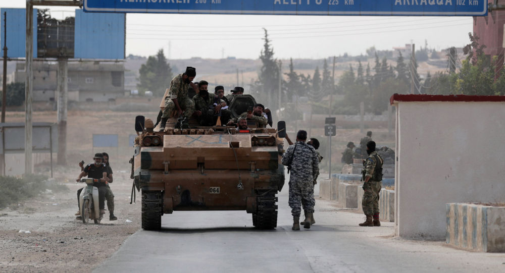 تركيا تبدأ بترحيل عناصر داعش المحتجزين إلى بلدانهم 