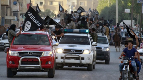 الدفاع تبدأ التحقيق في اسباب سقوط محافظات بيد داعش