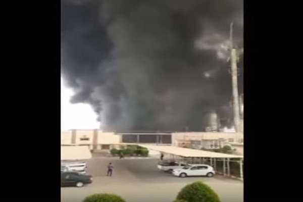 فيديو.. حريق هائل في منشأة نقط إيرانية
