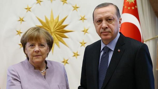 ميركل وأردوغان يبحثان الوضع في سوريا