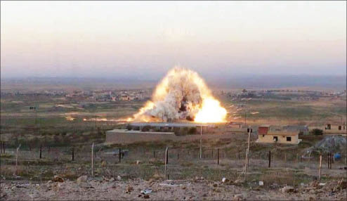 F16 عراقية تدمر معملاً لتفخيخ السيارات بالقيارة