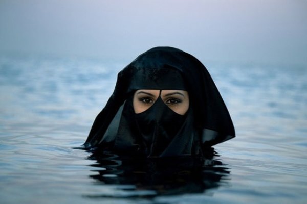 هيومن رايتس ووتش: المرأة السعودية أسيرة نظام ولاية الرجل  