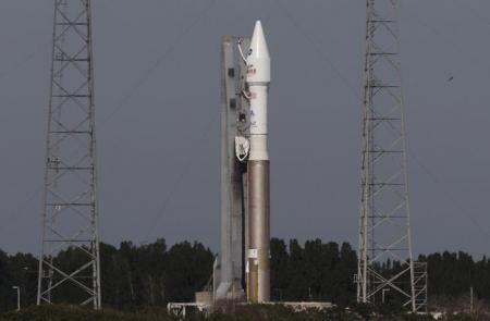 انطلاق صاروخ أطلس وعلى متنه قمر اتصالات مكسيكي