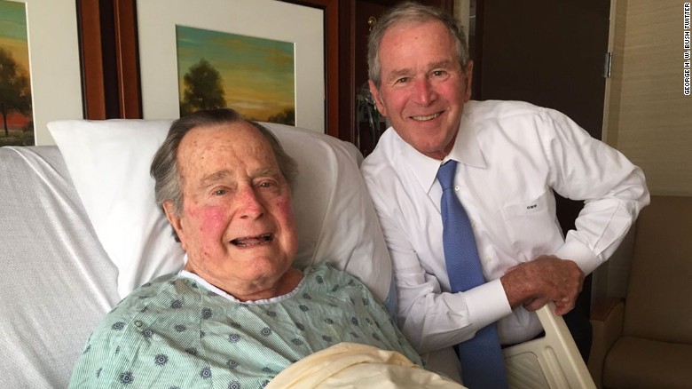 نقل بوش الأب إلى المستشفى