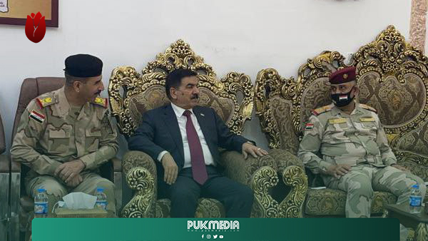 وزير الدفاع يتفقد القطعات العسكرية في نينوى