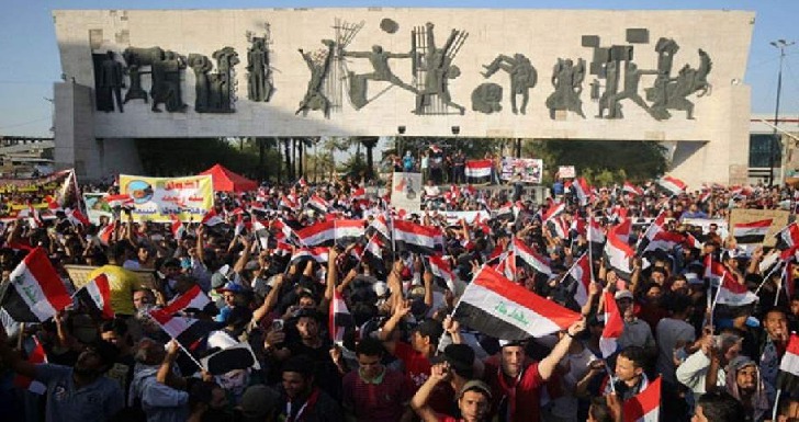 اجراءات امنية مشددة ومئات المتظاهرين يتوافدون لساحة التحرير