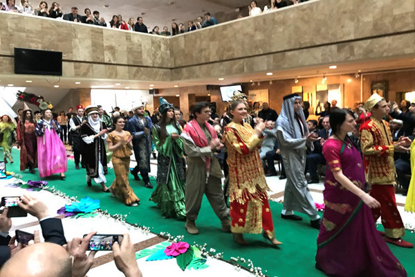 العراق يشارك بمهرجان دولي لأزياء الشعوب في كييف