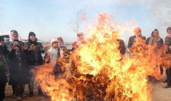داعش يحرق نساء طاعنات في السن مع أبنائهن بالرمادي