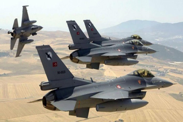 طائرات تركية حربية