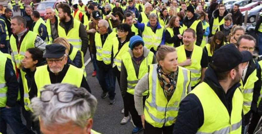 اعتقالات ومواجهات مع عودة السترات الصفراء إلى باريس