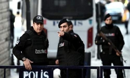 احتجاز عشرات من موظفي البورصة في تركيا