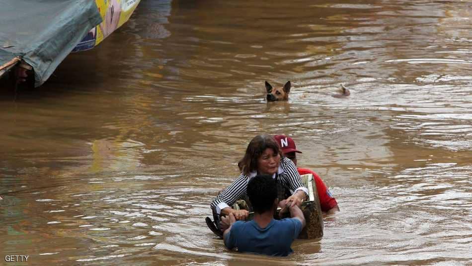 الفلبين.. انهيارات ودمار وضحايا في عاصفة تمبين