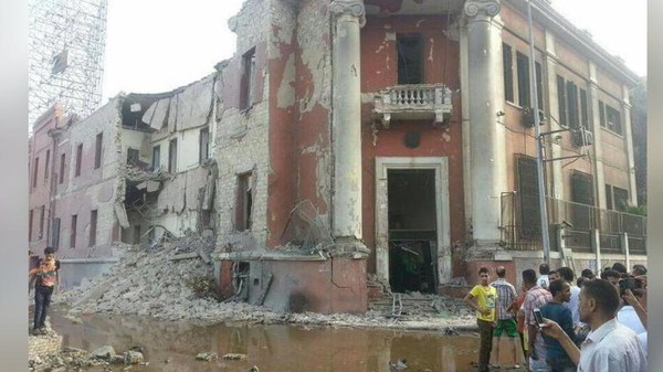 داعش يتبنى تفجير القنصلية الإيطالية في القاهرة