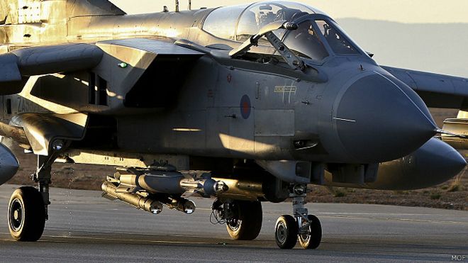 بريطانيا تدعو لإجازة ضربات جوية في سوريا