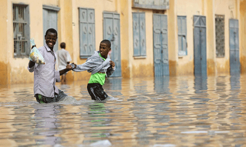 اعصار يضرب الصومال ويحصد عشرات الاشخاص