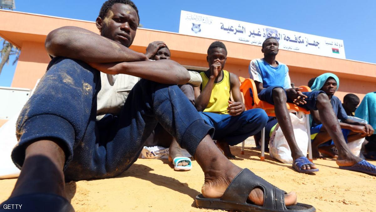 مصرع عشرات المهاجرين قبالة السواحل الليبية