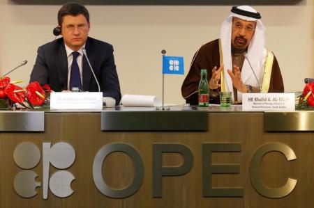 أول اتفاق لتقييد انتاج النفط منذ 2001
