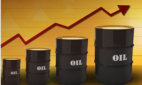 النفط يصعد لاعلى مستوى منذ 2014