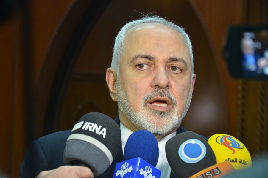 ظريف: زیارة روحاني فرصة لتعزيز التعاون بين بغداد وطهران 