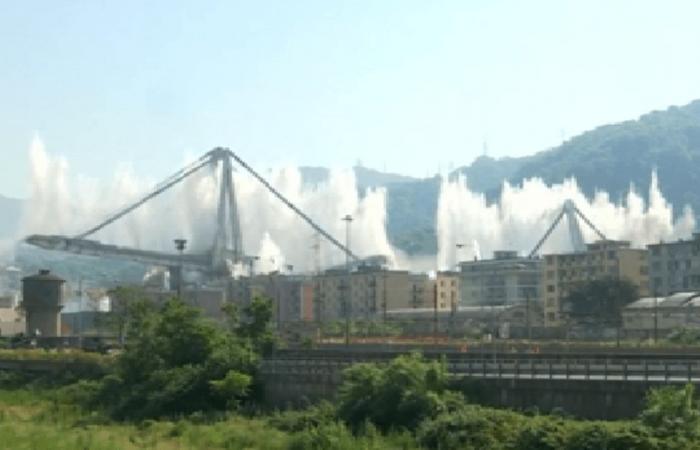 فيديو.. إيطاليا تفجر "جسر الكارثة"
