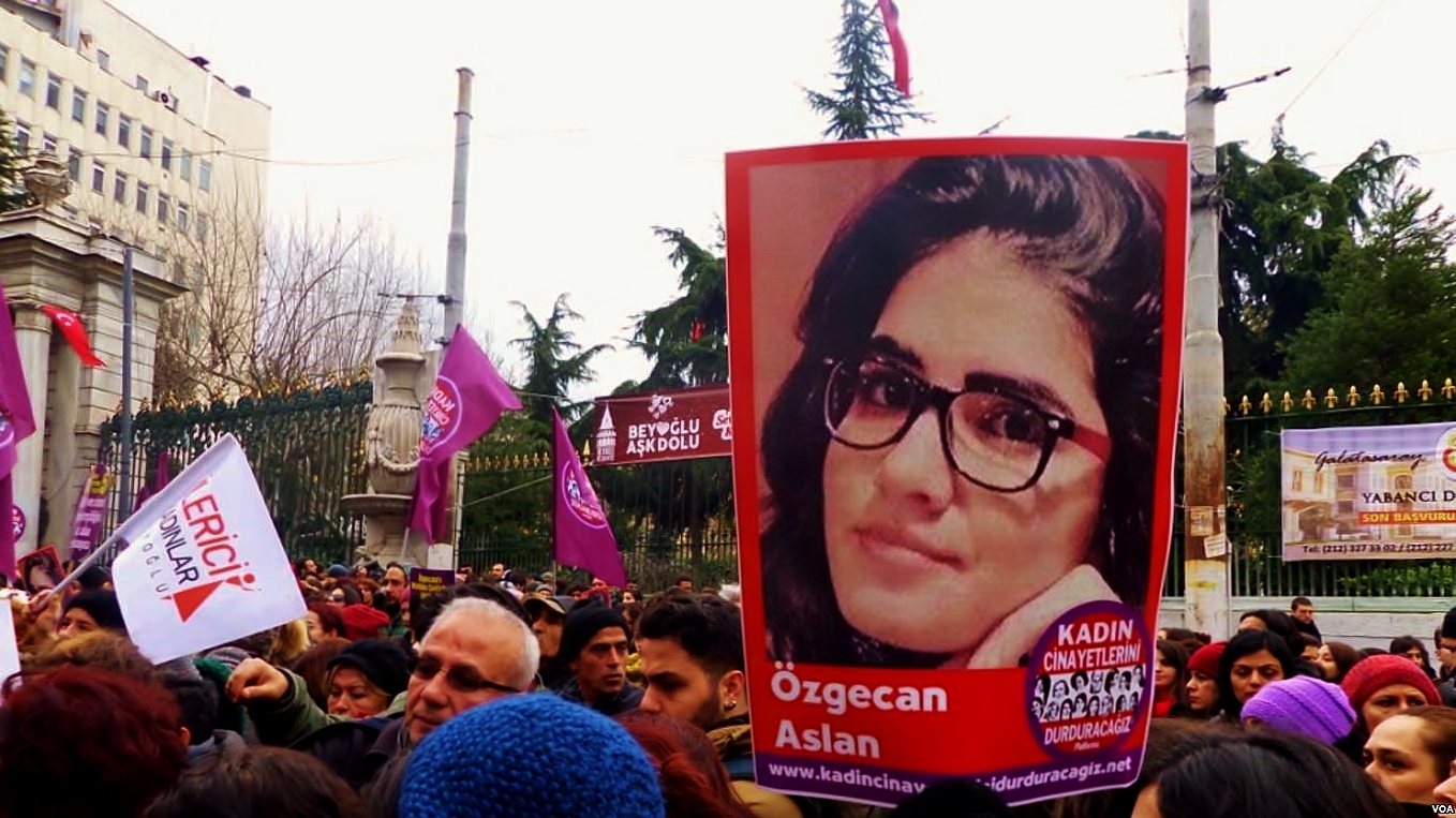 قمع تظاهرة نسائية في اسطنبول