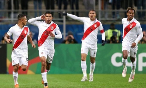 بيرو تضرب موعدا مع البرازيل لنهائي كوبا امريكا