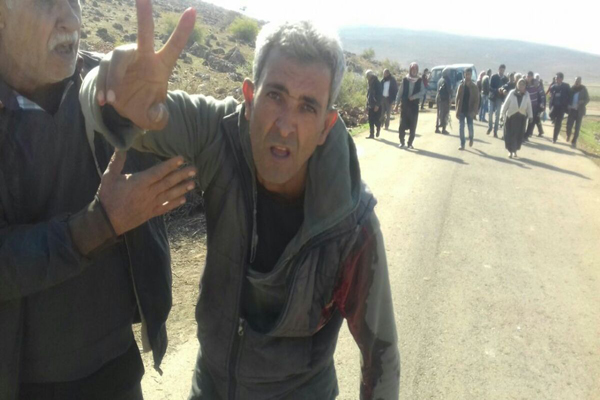 اهالي قرية شاديا على الحدود لمقاومة الجيش التركي