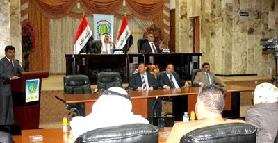 مجلس محافظة نينوى خلال اجتماع قبل سقوط الموصل
