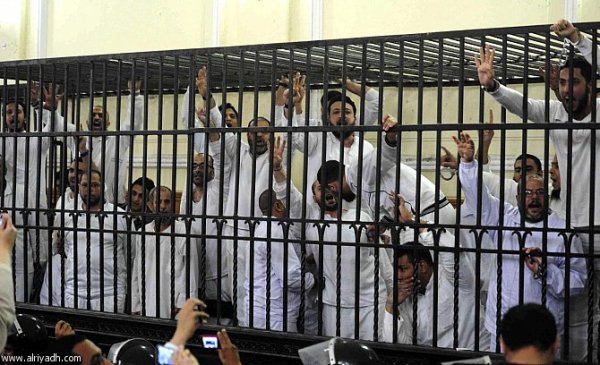 السجن 3 سنوات على 119 من أنصار مرسي بتهم البلطجة 