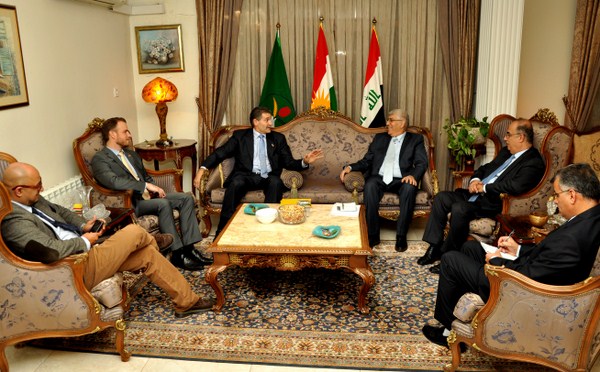 عادل مراد يلتقي المشرف على سفارتي كندا في العراق والاردن