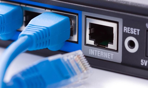 الاتصالات تصدر توضيحا حول قطع الانترنت