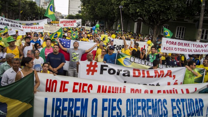 مليون برازيلي يتظاهرون للمطالبة برحيل رئيستهم