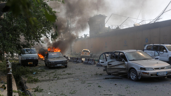 مقتل واصابة 430 شخصاً اثر انفجار هائل في افغانستان