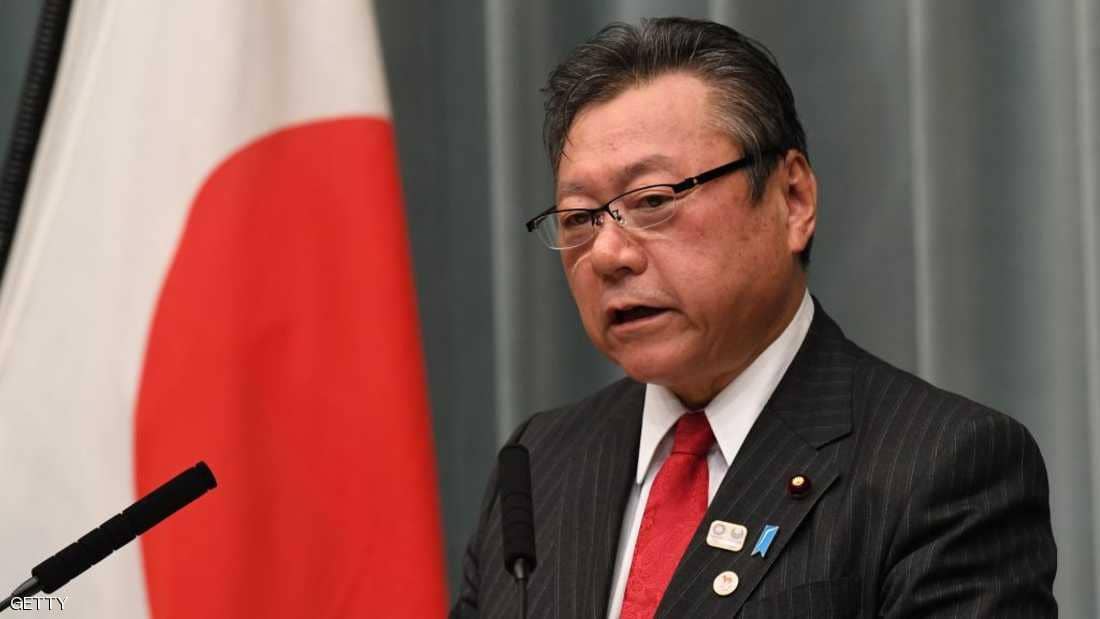 توبيخ وزير ياباني تأخر 3 دقائق