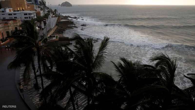 العاصفة ويلا تضرب سواحل المكسيك وإجلاء الآلاف